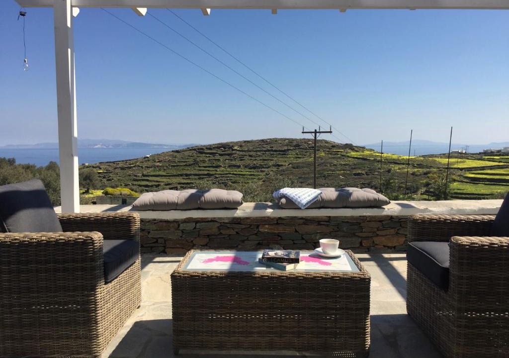 Platis Gialos House | House On the Ancient Footpath