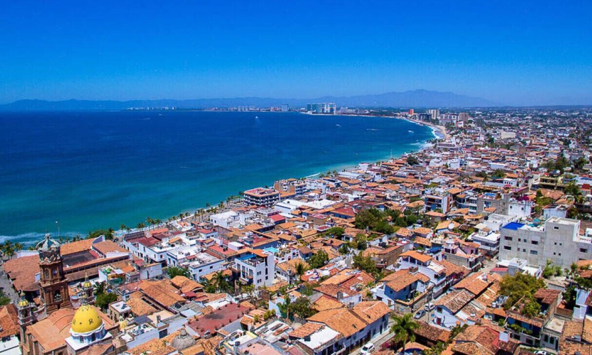 Downtown Puerto Vallarta Condo | INFINITY POOL 1BR Condo in Gringo Gulch