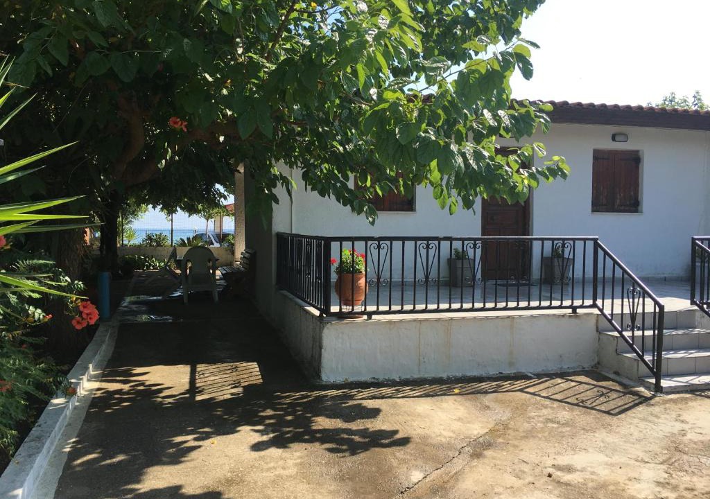 Katakolo House | Katina house