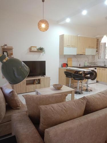Argyroupoli Apartment | Keep it simple Athens