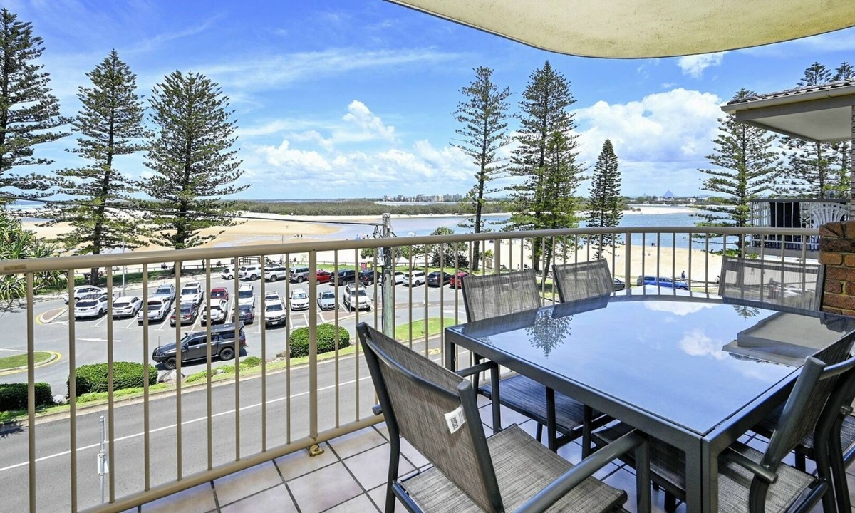 Caloundra Apartment | Kookaburra Court Unit 3 Bulcock Beach QLD