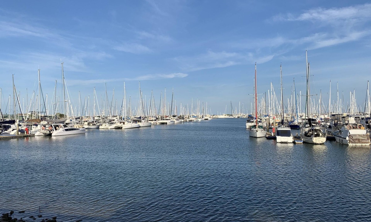 Manly House | La Vie en Rose is 2 bedroom Home with Bay Views