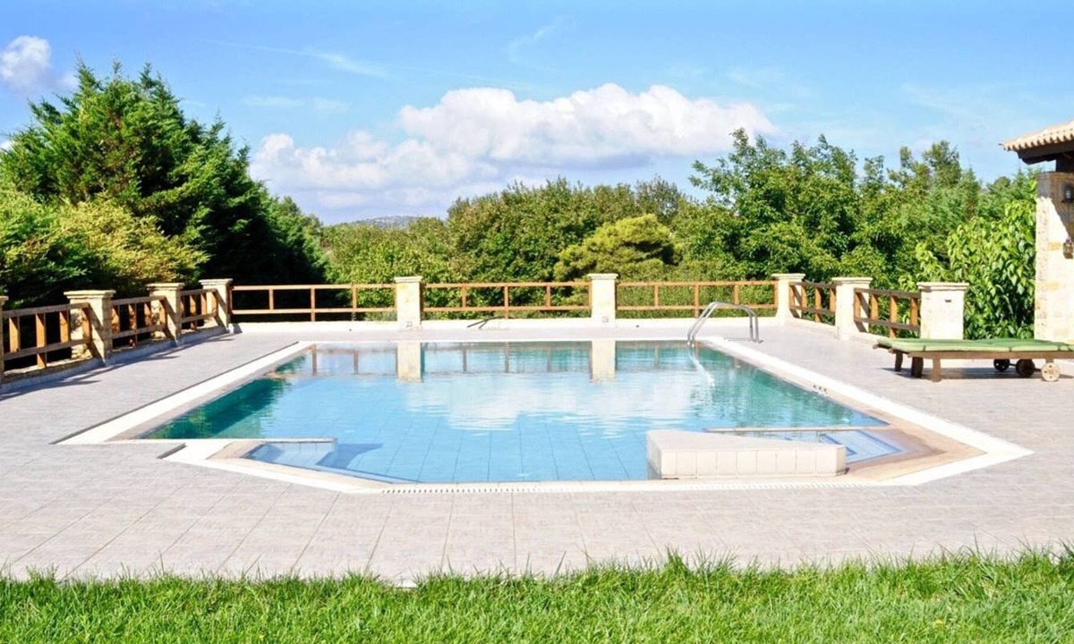 Oropos House | Large house with pool and garden, near Athens and the beach