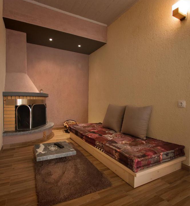 Arachova House | Livadi Suites