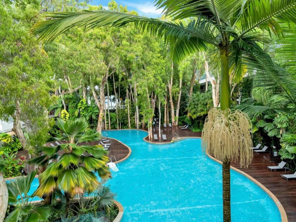 Palm Cove Apartment | Luxury 2 Bed Palm Cove Unit, Pool & Partial Ocean View from 2nd Floor
