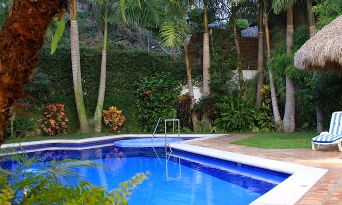 Romantic Zone Condo | Luxury Condo Perfect Location in Old Town-Romantic Zone Beach. WITH NO HILLS!