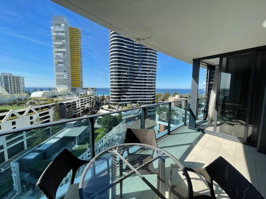 Broadbeach Apartment | Luxury Oracle Central Broadbeach 906