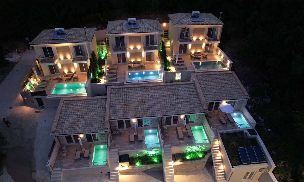 Anthousa Villa | Luxury villas w/private pool for every villa . 5 min from parga and valtos beach