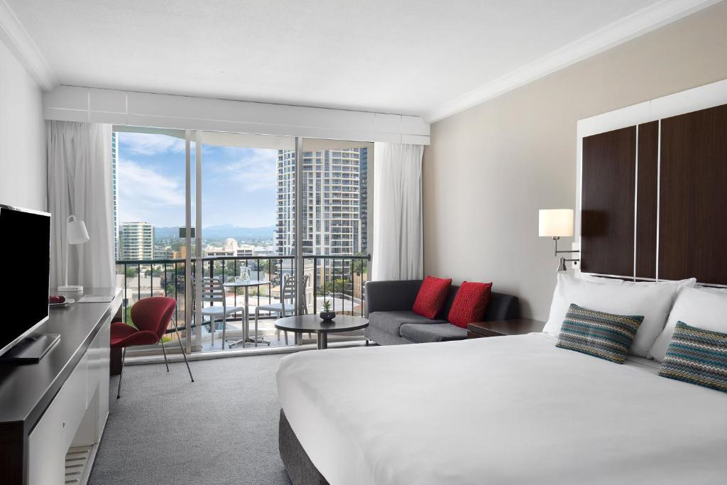 Surfers Paradise Hotel | Mantra on View Hotel
