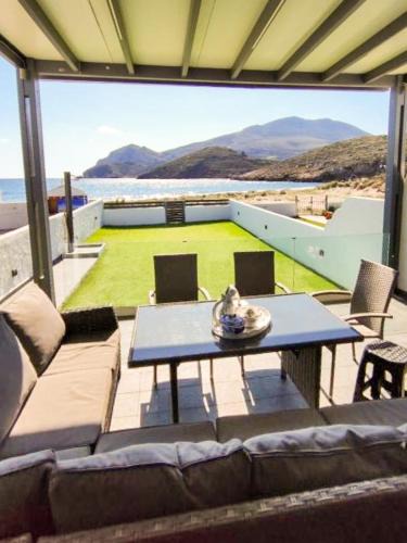 Aspous House | Marilous House - Skyros Beachfront Getaway
