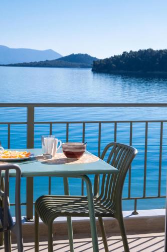 Perigiali Apartment | Marmel seaside apartment-BRANDNEW Beachfront apartment in Nydri