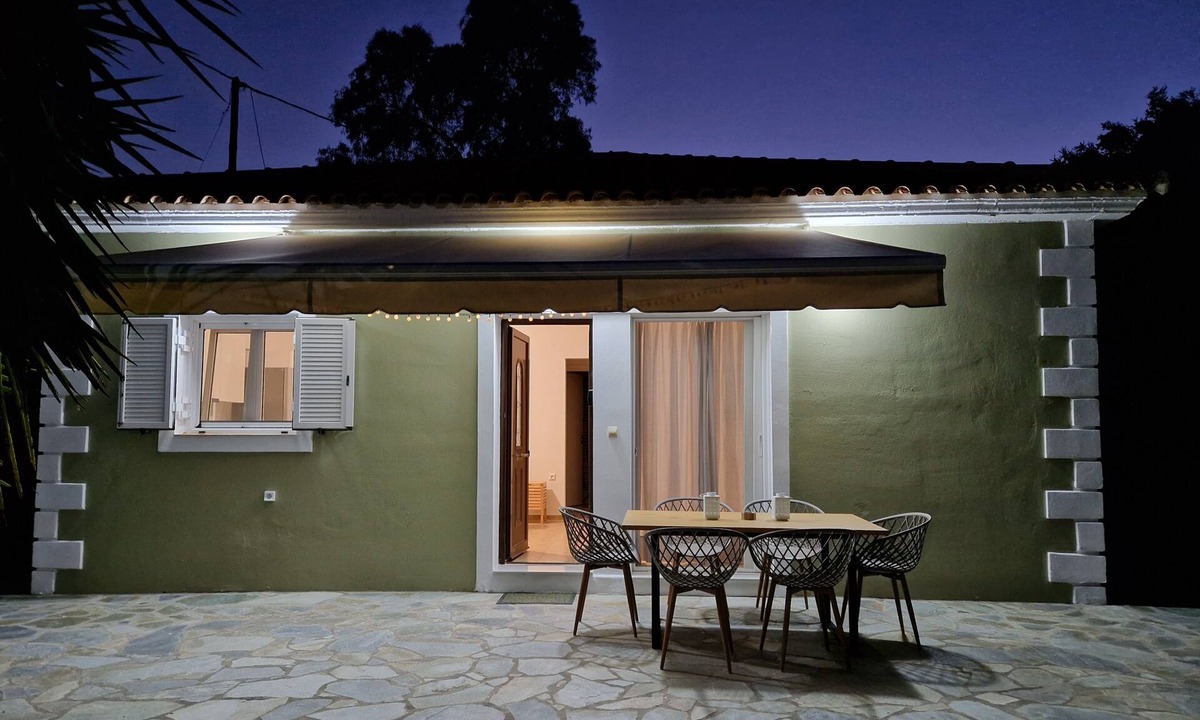 Kolaitis House | Memro Village House at Kefallonia Island in Greece!