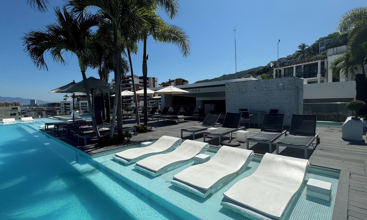 Amapas Condo | Modern condo in Romantic Zone with private plunge pool