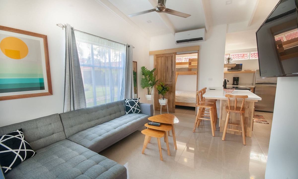 Barrio Santa Lucia Villa | Modern Villa 1 Block to the Beach and Town