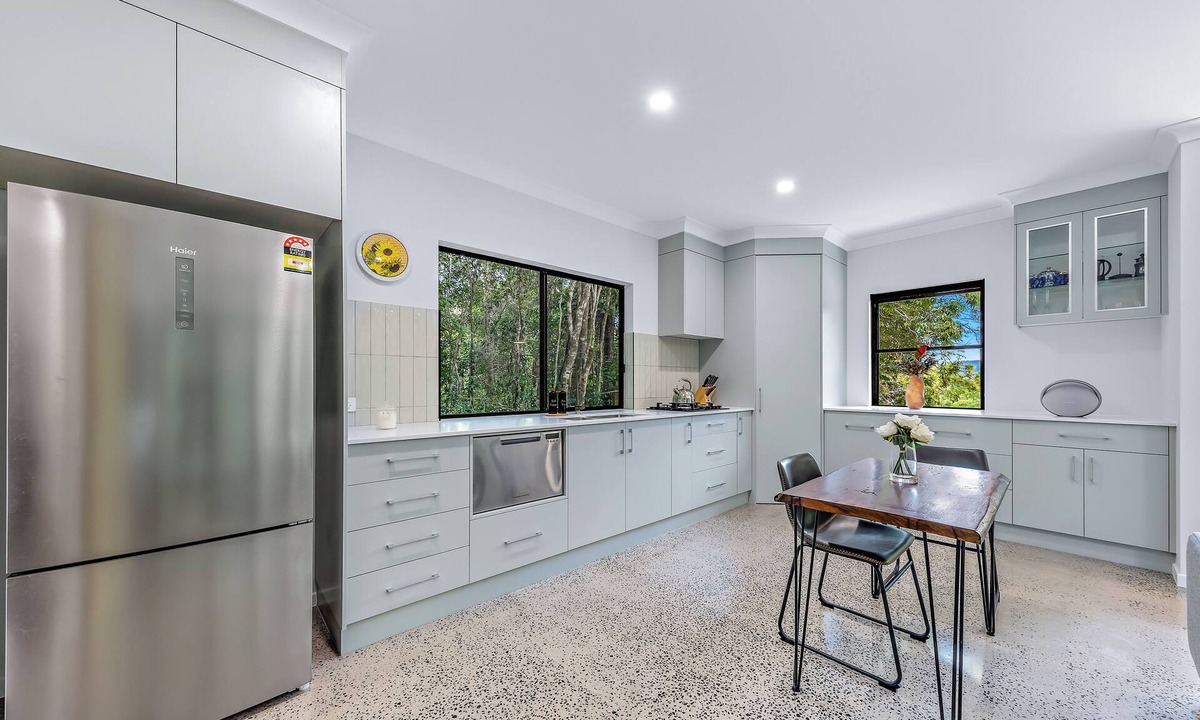 Strathdickie House | Moondance Escape is a unique, secluded retreat yet only 15mins from Airlie Beach