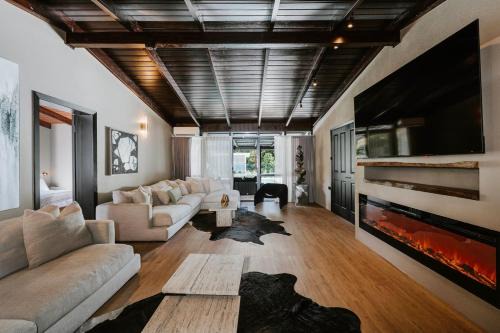 Central Mudgee House | Moonlight at Mudgee - Chic Soirées & Private Cinema