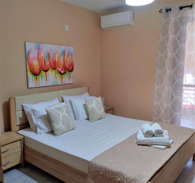 Nidri Apartment | Nini's House 1 - 100m from beach NIDRI TOWN CENTER