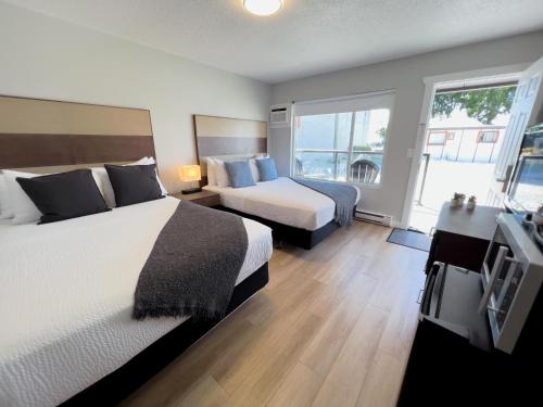 Davis Bay Hotel | Oceanside Villas