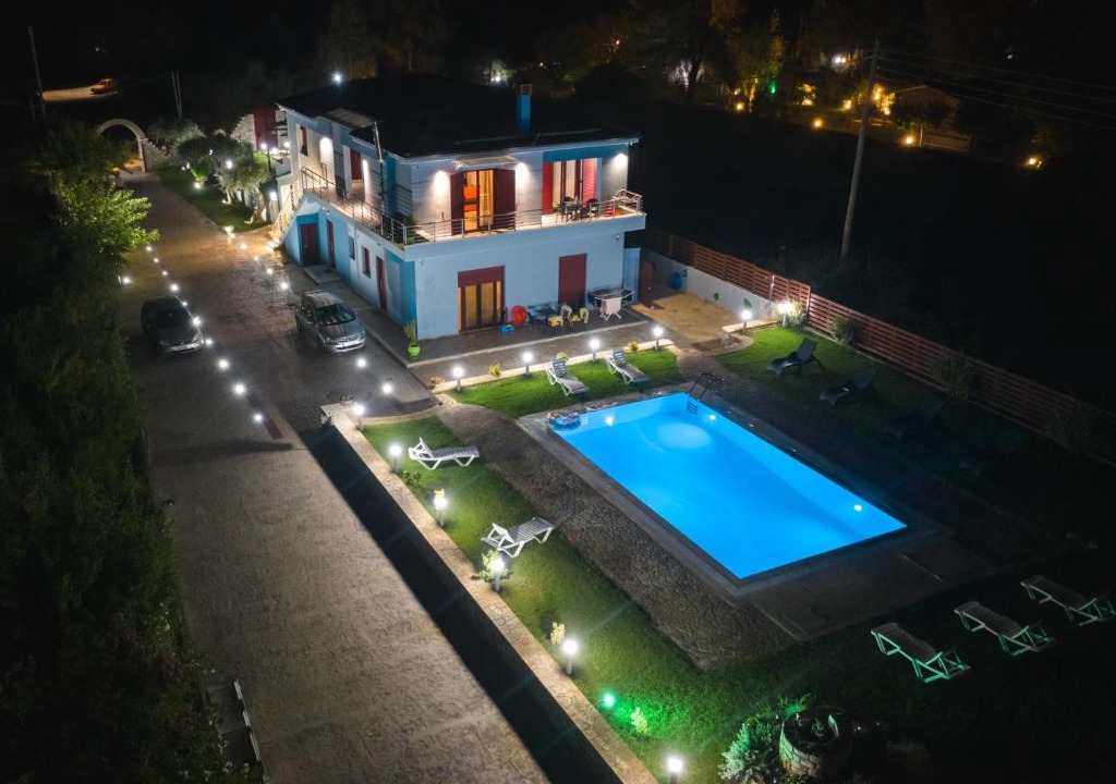 Aigialeia Apartment | Olive Tree Suites