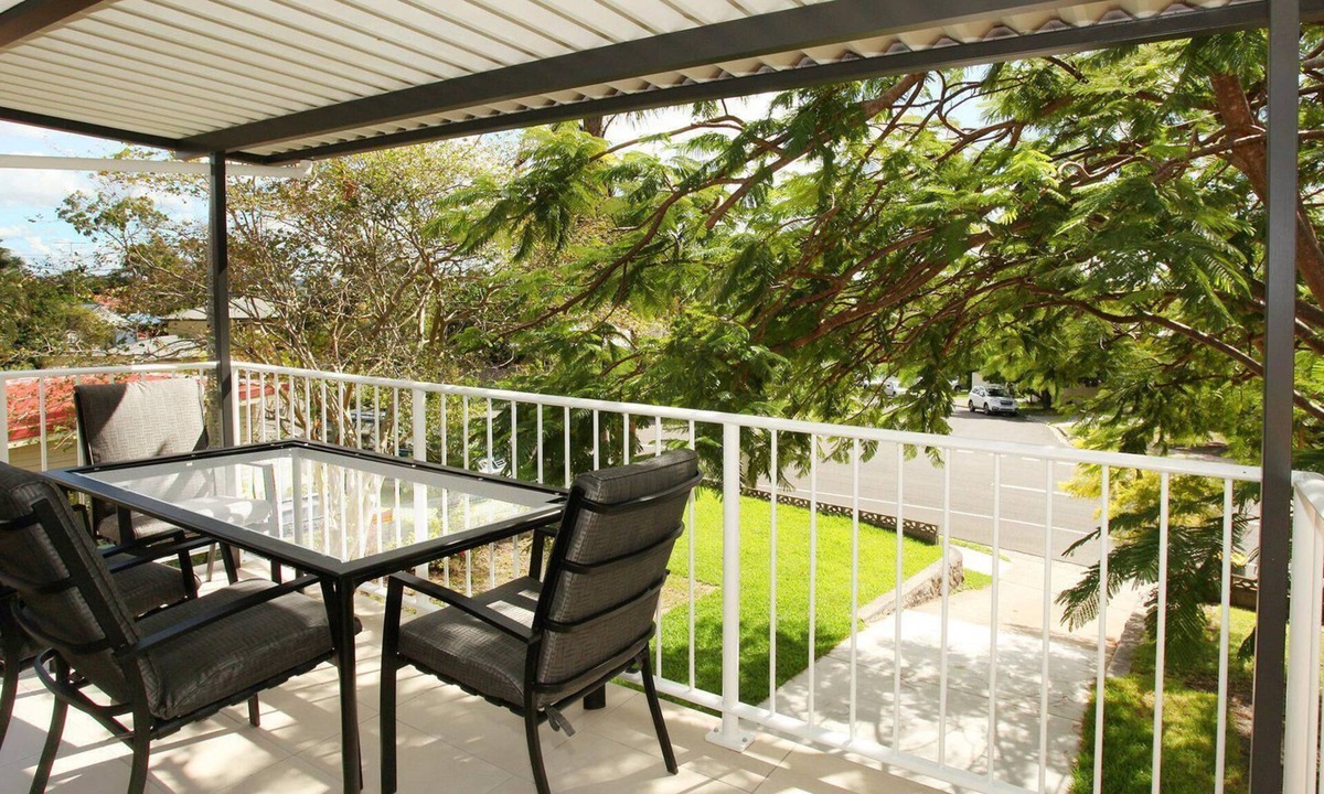 Alexandra Headland House | Oloway 40 - Two Bedroom Budget Home, Pet Friendly on Request*