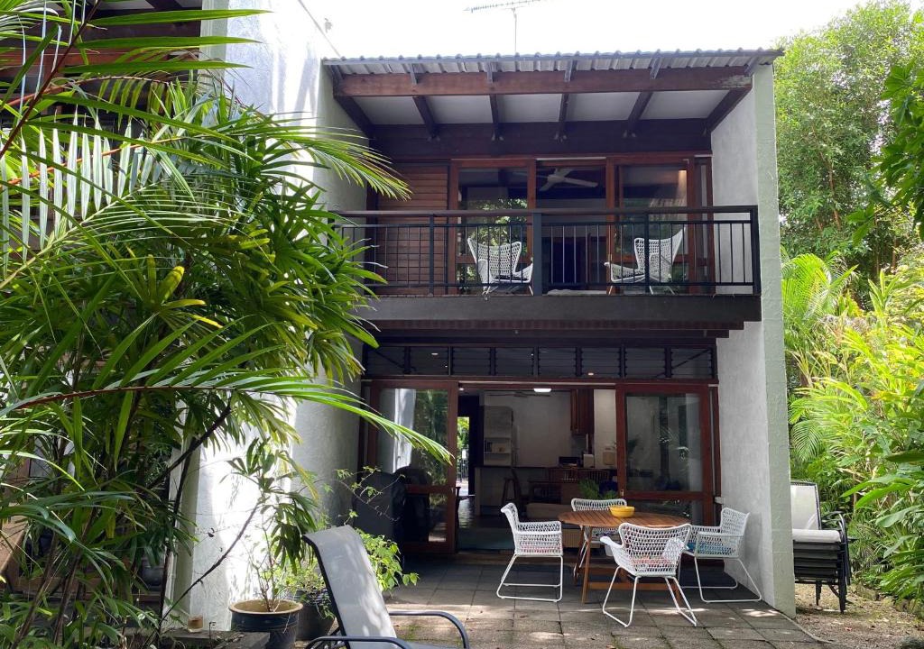 Port Douglas Apartment | On the beach at Four Mile Spindrift