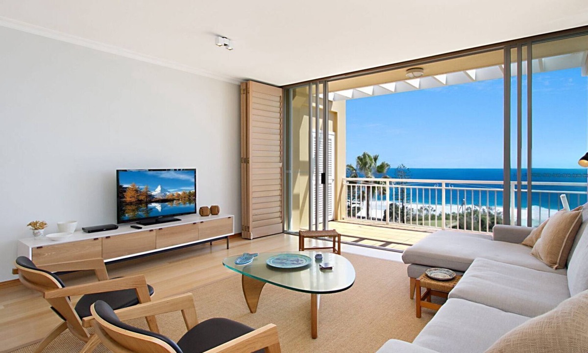 Coolangatta Apartment | Orion Unit 7 Modern apartment with Wi-Fi included, overlooking Snapper Rocks and Rainbow Bay