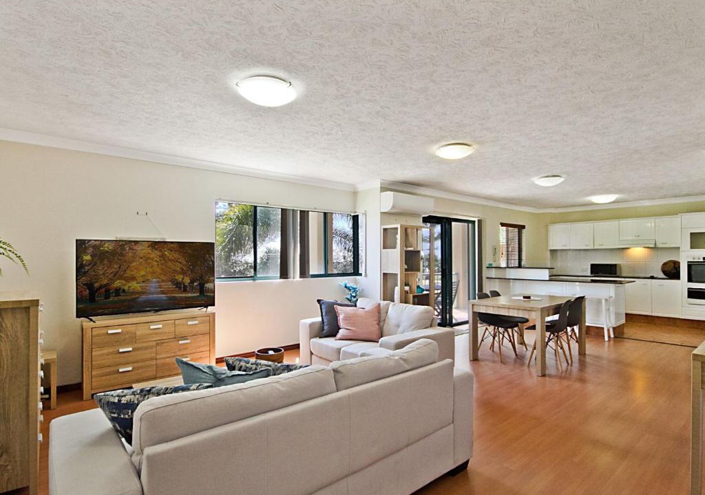 Bilinga Apartment | Pacific Place Unit 7 2 Graham Street Bilinga