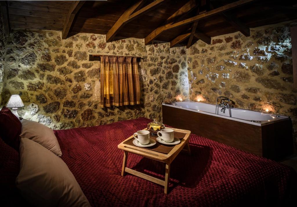 Mesaia Trikala House | Paliokastro Guesthouse