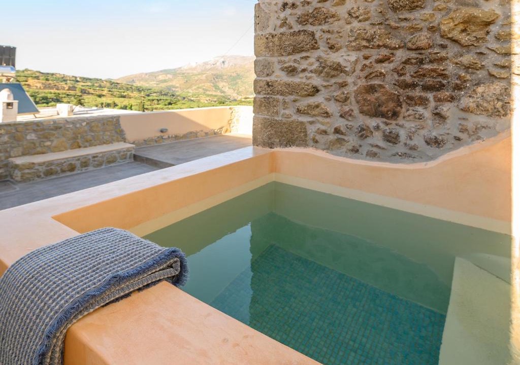 Sitia House | Pera Chorio - Daphne - Artist stone house with countryside views