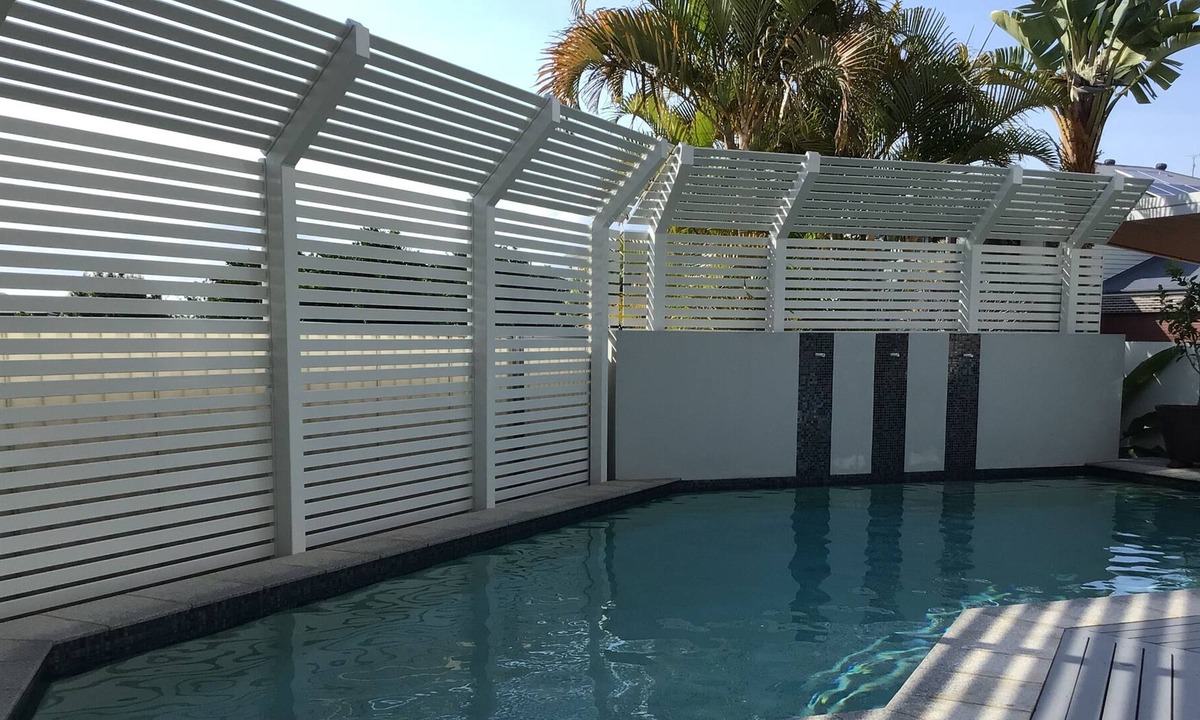 Redland Bay House | Pet friendly Two bedrooms with private living space and in ground pool.