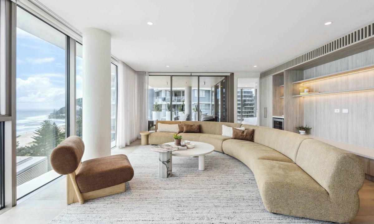 Burleigh Heads Apartment | Picasso By Khove Summ