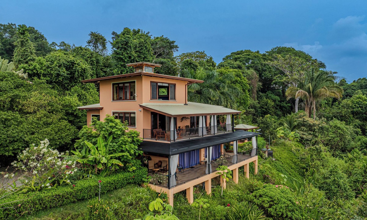 Dominical House | Playa Guapil near Dominical 25 Acre Estate - Amazing Ocean Views & Wildlife!