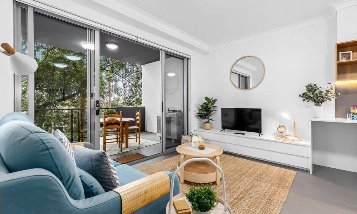 Kelvin Grove Apartment | Prime 1-Bed Apartment With Pool Near QUT