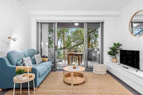 Kelvin Grove Apartment | Prime 1-Bed Apartment With Pool Near QUT