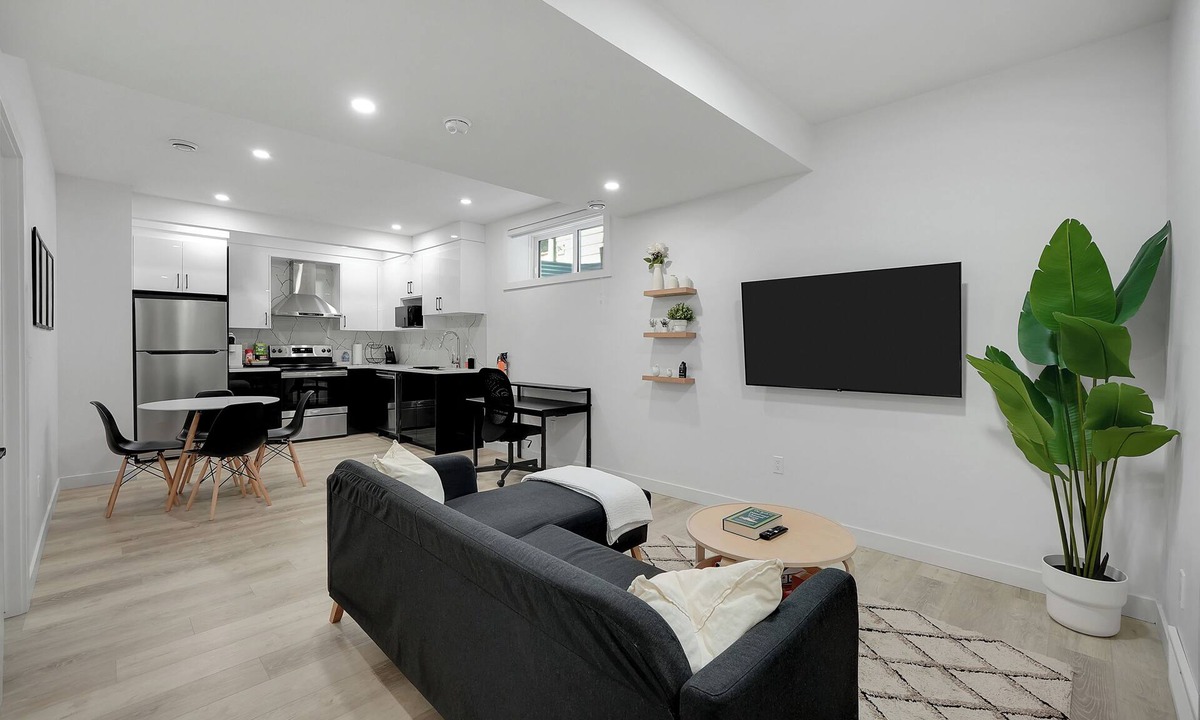 Southwest Calgary Apartment | Private 2 Bed 1 Bath Basement Suite in SW Calgary | Banff Access