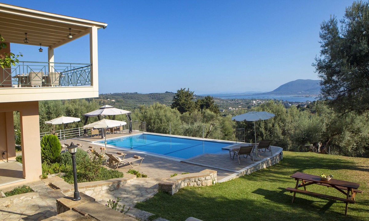 Katouna Villa | Private, luxurius, serene, pool, seaviews, family/pet friendly