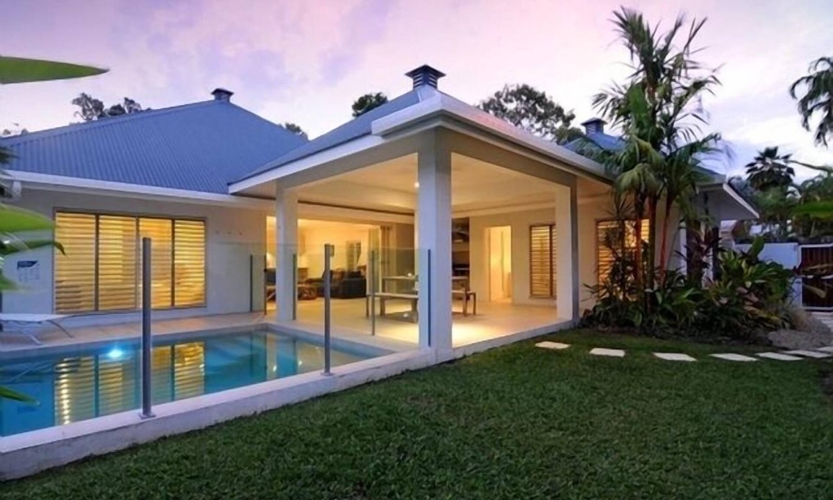 Port Douglas Villa | Private,tranquil, secure and 3 minute flat walk to Four Mile beach