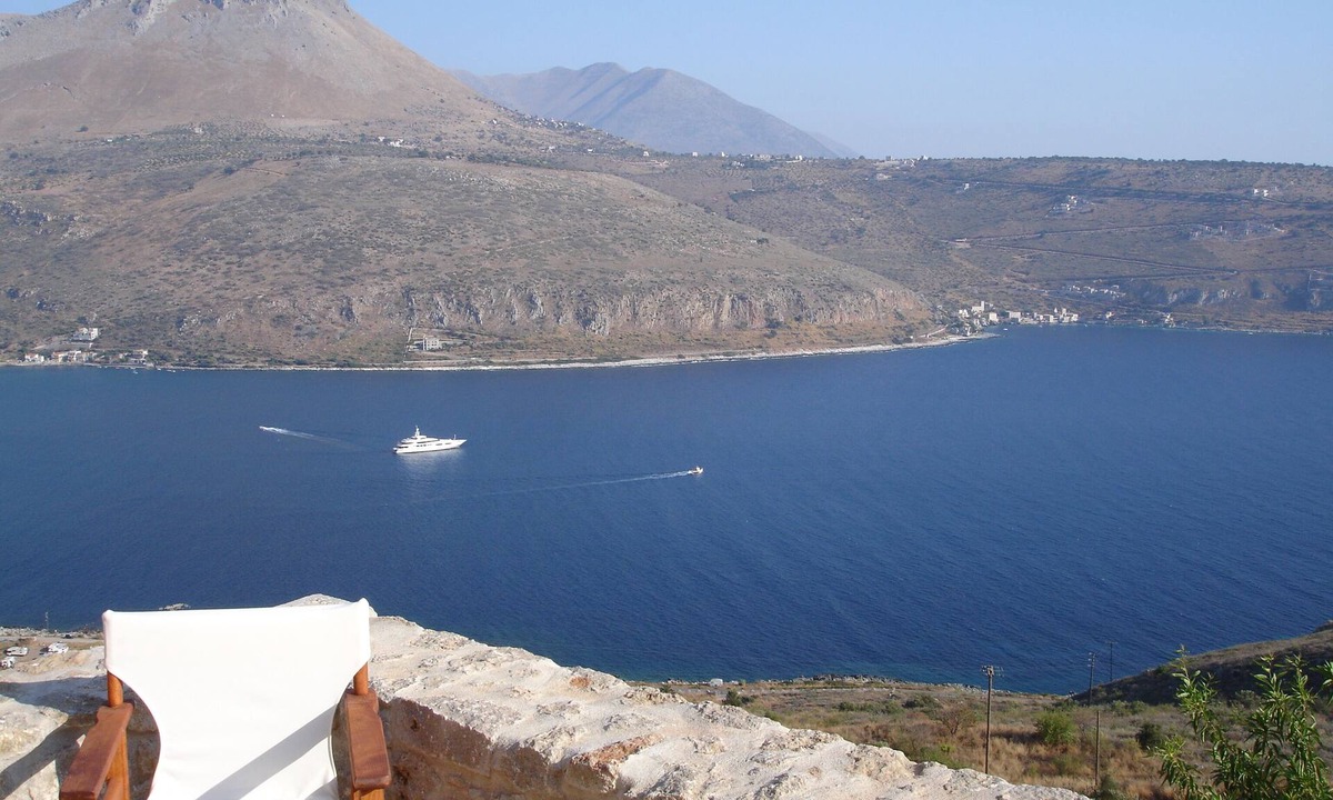 Itilo Villa | Private villa Filanthi nwith panoramic views of Itilo bay in Mani