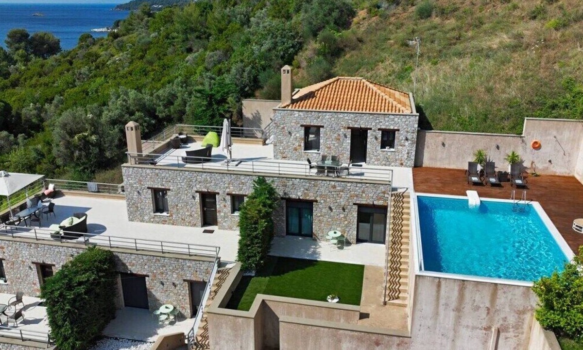 Vassilias Villa | R 435 – Premium View Villa King Alexander