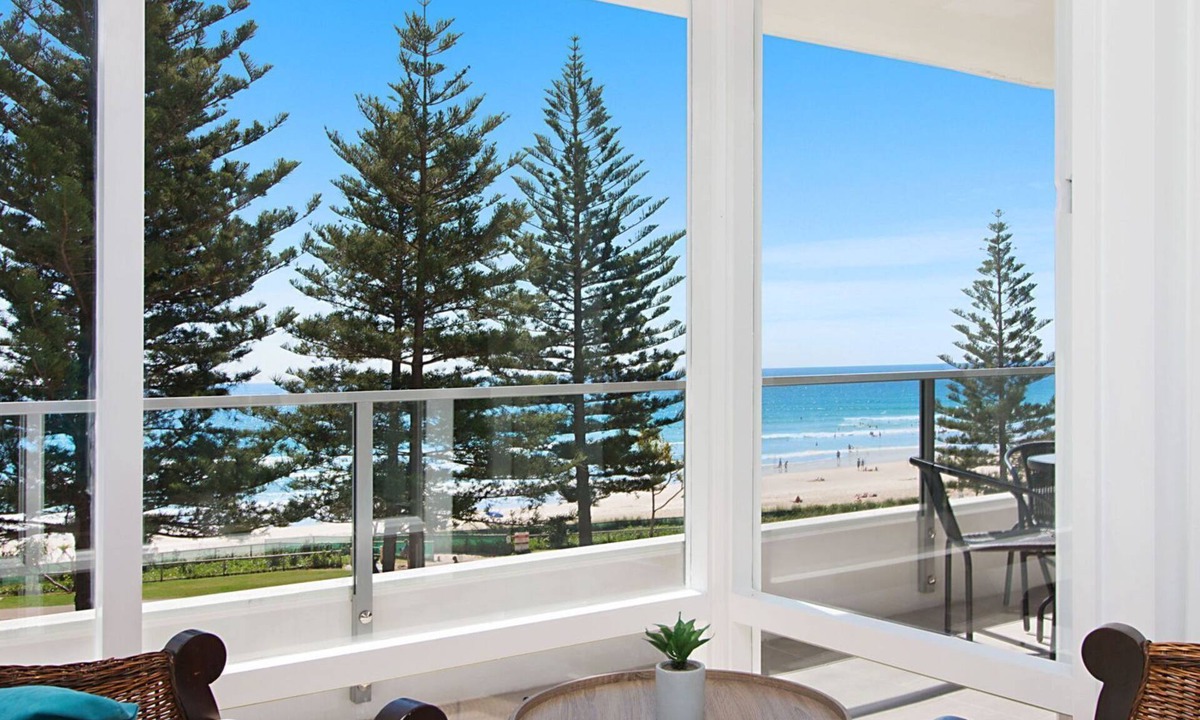 Coolangatta Apartment | Rainbow Pacific Unit 9- Stunning views over Rainbow Bay and Snapper Rocks. Swimming Pool. Wi-Fi