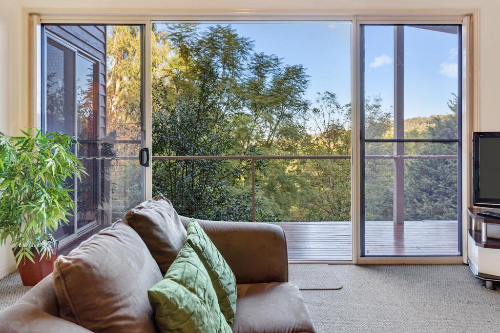 Ravensbourne Ski Chalet | Ravensbourne Escape- Kookaburra Kottage