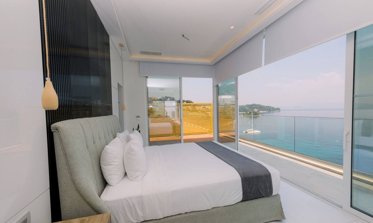 Perama Hotel | Ray Hotel Corfu