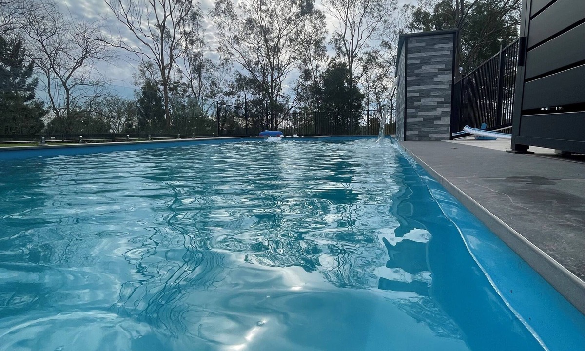 Karalee House | Relaxing Acreage Retreat – Pool, Spa & Media Room