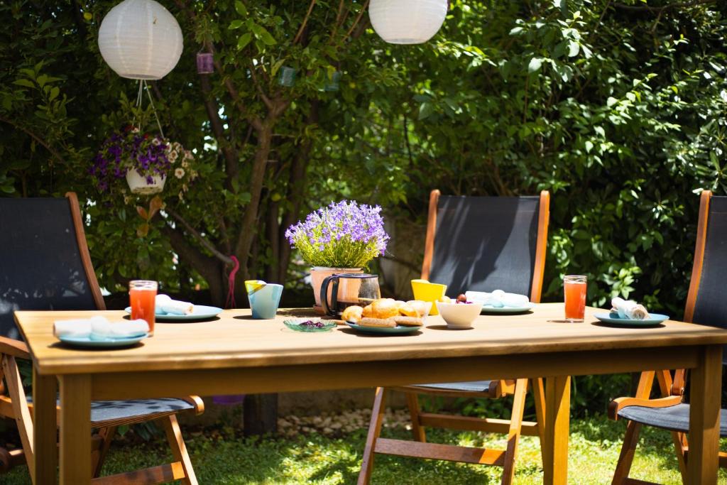 Rafina-Pikermi Apartment | Relaxing family house with garden in Avra, Rafina