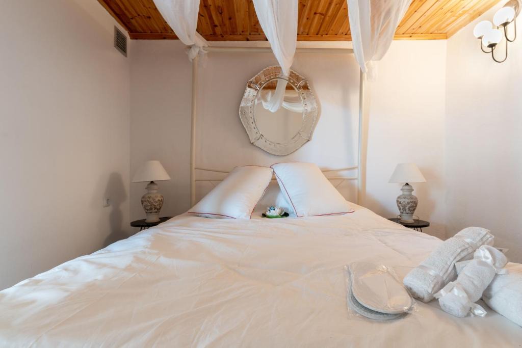 Distomo-Arachova-Antikyra House | RENAISSANCE