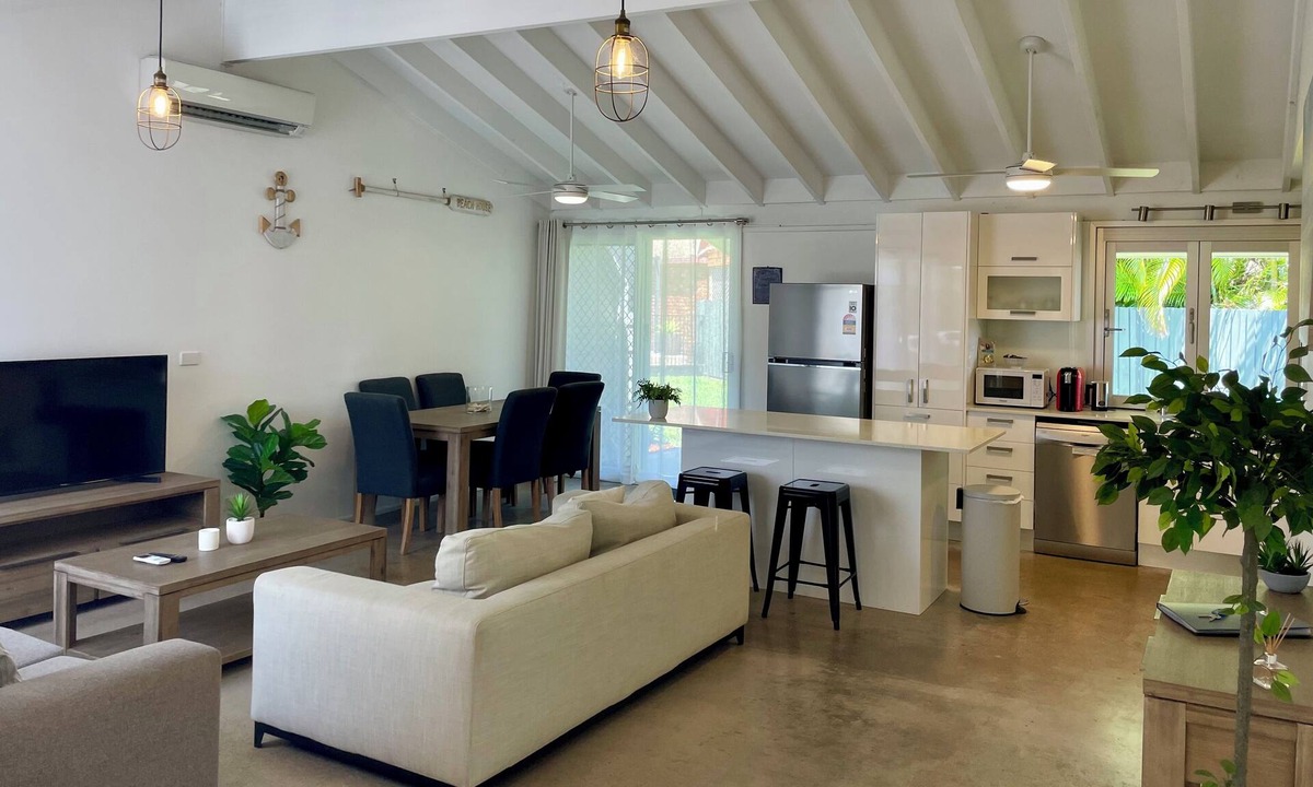 Mooloolaba House | Renovated Beach House in the Heart of Mooloolaba