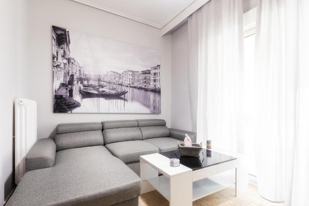 Larissa Apartment | Renovated penthouse in the center of Larissa