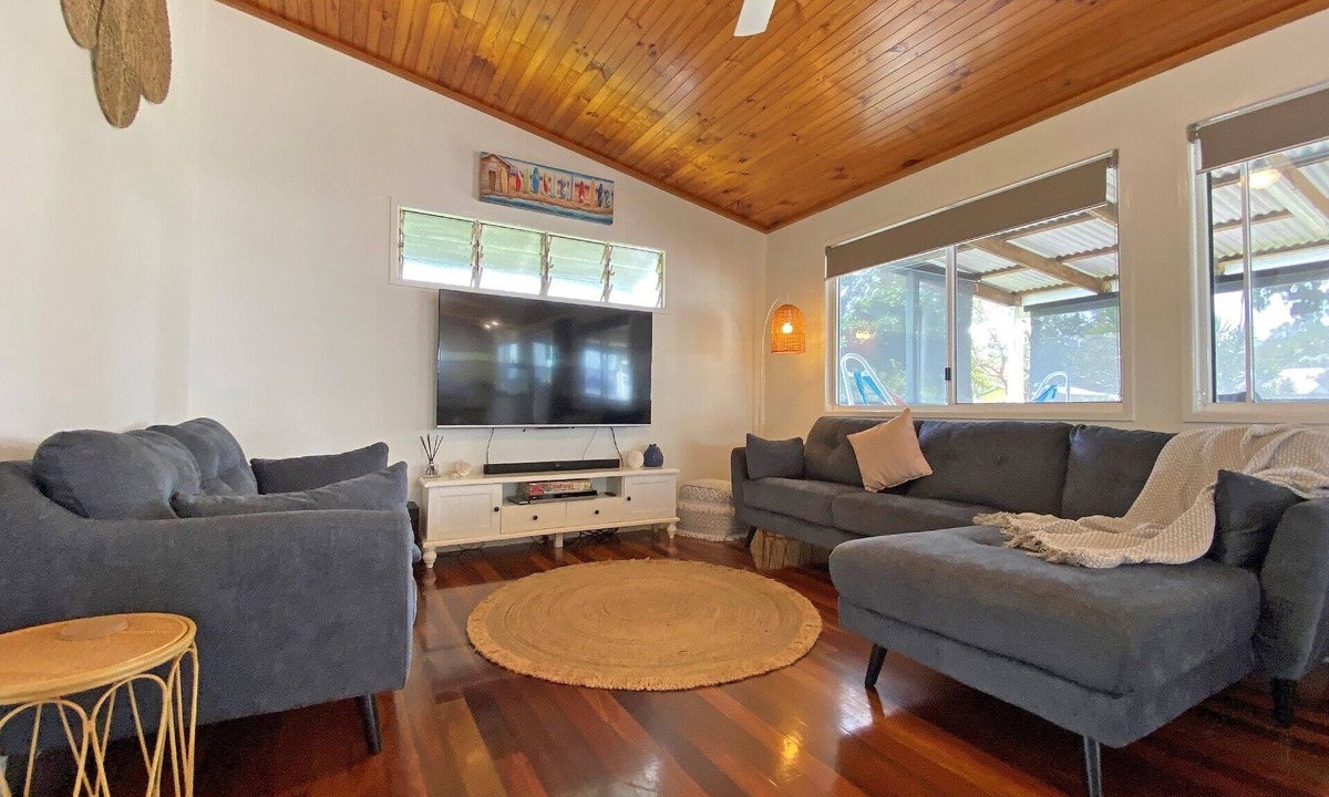 Amity Point House | Renovated Shack With All the Comforts of Home