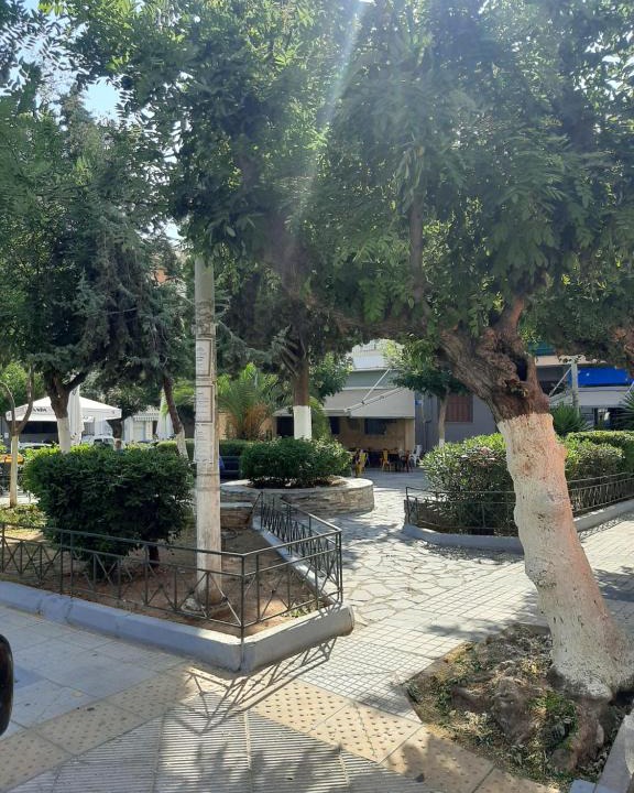 Petralona Apartment | Retro comfy home near Monastiraki