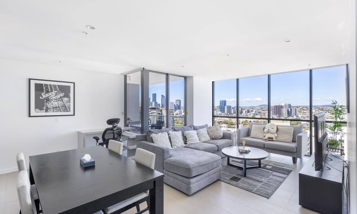 Milton Apartment | Riverview 3Beds | 2 Carparks | 1Min to Train&Cafe